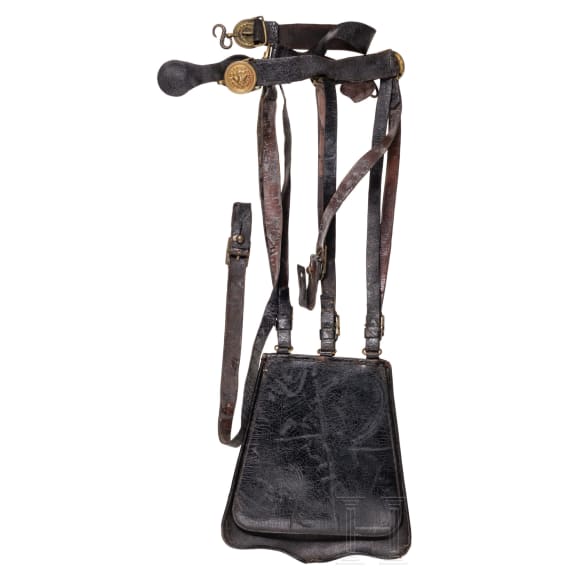 A sabretache M 1860 for officers of the light cavalry with belt and hanger