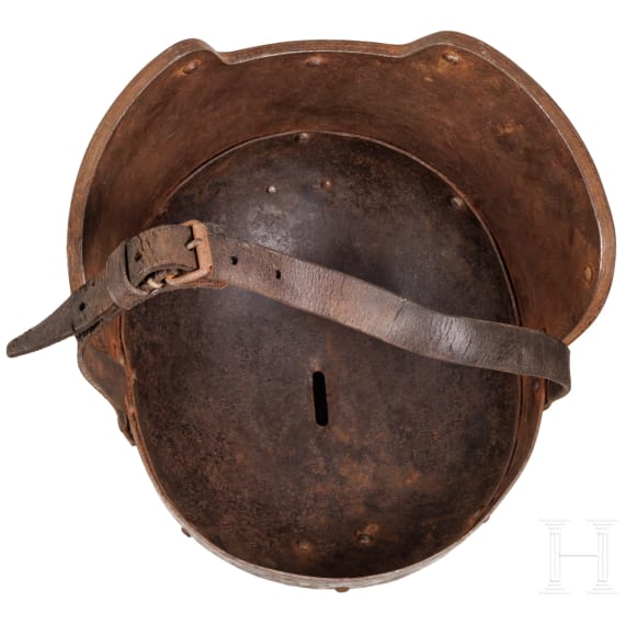 A protective helmet "Farina"