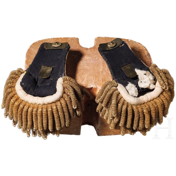 A pair of epaulettes of the Order of Malta, 19/20th century