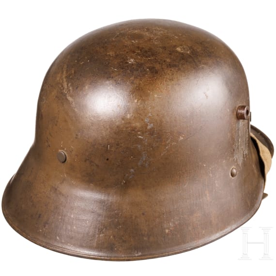A steel helmet M 17