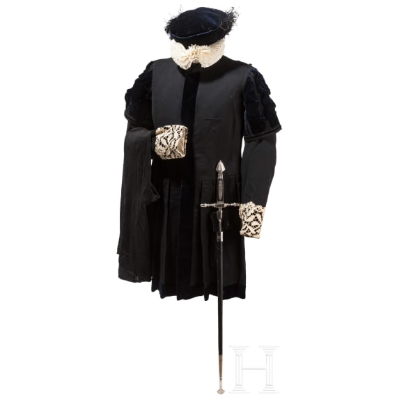 A uniform and sword of a pontifical Cameriere segreto (secret valet), 1st half of the 20th century