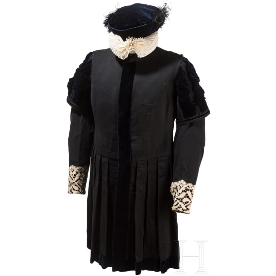 A uniform and sword of a pontifical Cameriere segreto (secret valet), 1st half of the 20th century