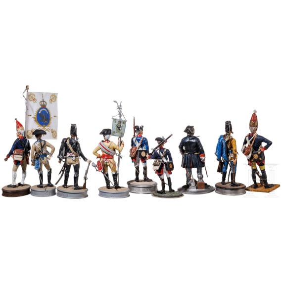 18 German historical figurines of 17th, 18th and 19th century soldiers, 20th century