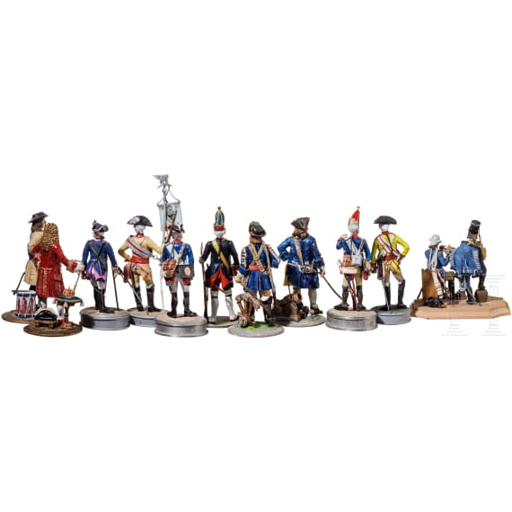 18 German historical figurines of 17th, 18th and 19th century soldiers, 20th century