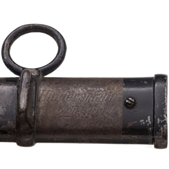 Zwei Kavalleriedegen M 1889 mit Regimentsnamen
