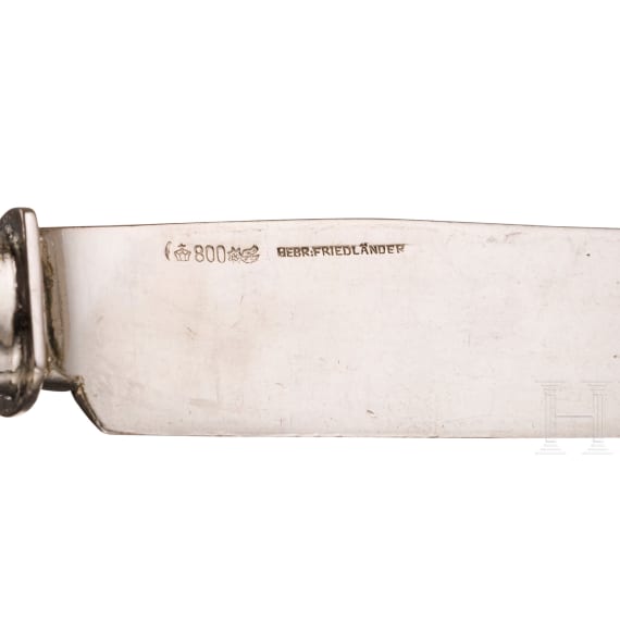 14 silberne Besteckteile mit Monogramm Wilhelms II., ein L&ouml;ffel mit Monogramm "W", Berlin, Hofjuweliere Vollgold & S&ouml;hne, Johann Adam Wagner bzw. Gebr&uuml;der Friedl&auml;nder, um 1900, sowie zwei Silberl&ouml;ffel mit Wappen, Breslau, Julius Lemor (einer), um 1890