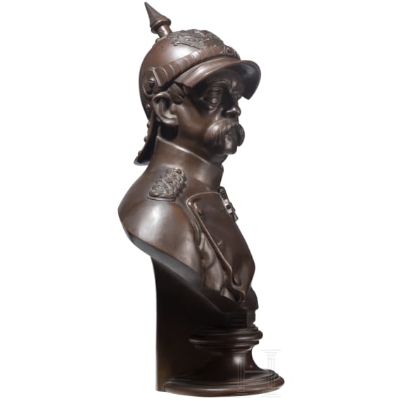 Otto von Bismarck - Portraitb&uuml;ste des Reichskanzlers mit K&uuml;rassierhelm