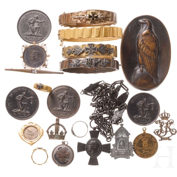 A small group of patriotic jewellery
