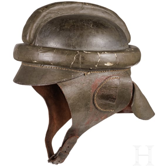 A protective helmet for aeroplane crews