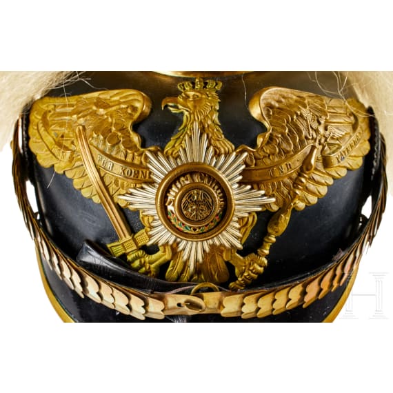 Preu&szlig;en - Helm f&uuml;r einen Offizier der Garde-Fu&szlig;-Artillerie-Regimenter, mit Paradebusch
