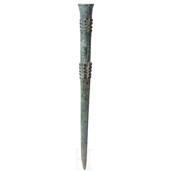 Bronzener Lanzenschuh mit Noppenreihen, Luristan, fr&uuml;hes 1. Jtsd. v. Chr.