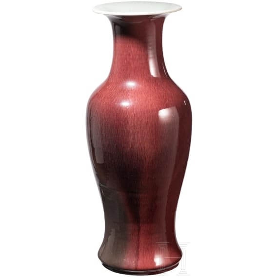 Gro&szlig;e sang-de-boeuf-glasierte Vase, China, Qing-Dynastie, 19. Jhdt.