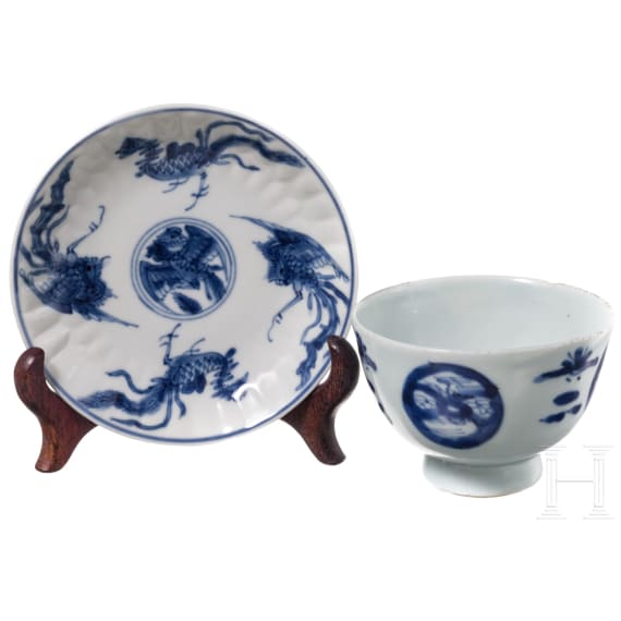 Blau-wei&szlig;es Koppchen und kleiner Teller, China, Kangxi-Periode, um 1700