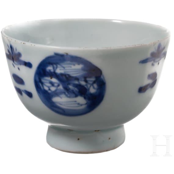 Blau-wei&szlig;es Koppchen und kleiner Teller, China, Kangxi-Periode, um 1700