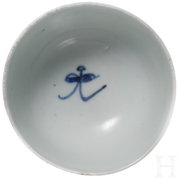 Blau-wei&szlig;es Koppchen und kleiner Teller, China, Kangxi-Periode, um 1700