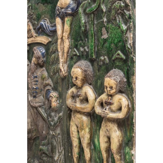 Hafnerkeramik-Bildtafel mit Kreuzigungsrelief, s&uuml;ddeutsch/&Ouml;sterreich, um 1600