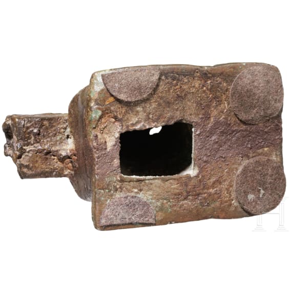 L&ouml;wenfu&szlig; eines Rednerpults oder Leuchters aus Bronze, Norditalien, 13./14. Jhdt.