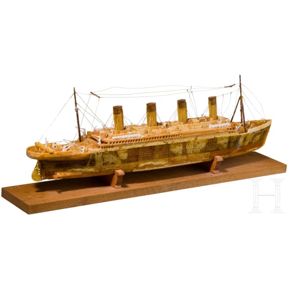 Alfred Schlegge (1923 - 2015) - Bernsteinmodell der RMS Titanic, deutsch, um 1940/50
