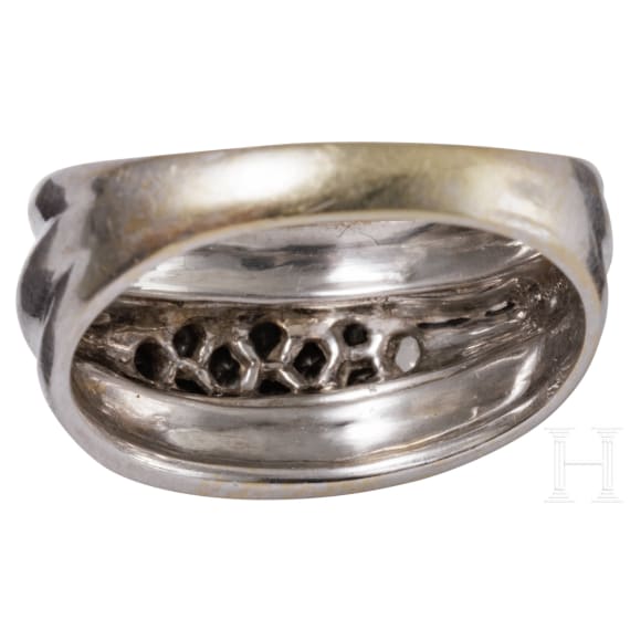 Wei&szlig;goldring mit Diamanten