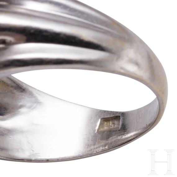 Wei&szlig;goldring mit Diamanten
