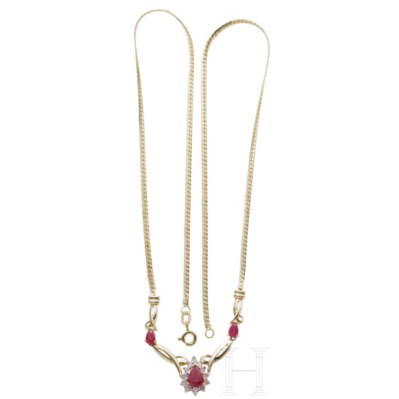 Goldkette mit Rubinen