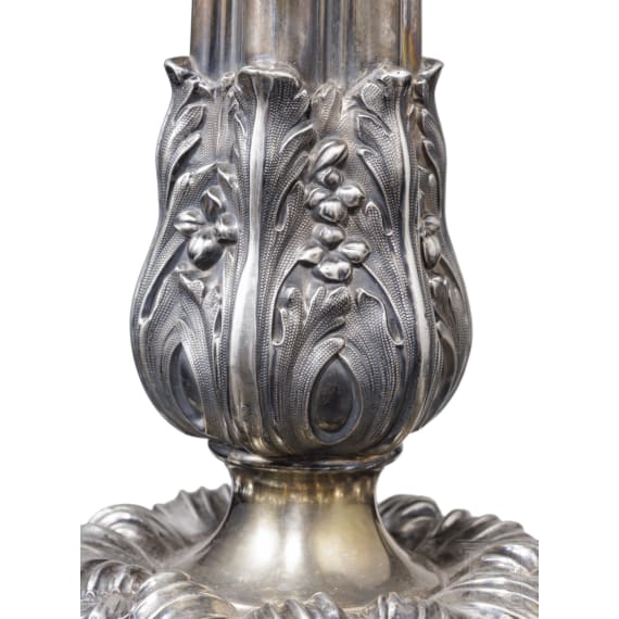 Ein Paar monumentale, f&uuml;nfflammige Silberleuchter, um 1880