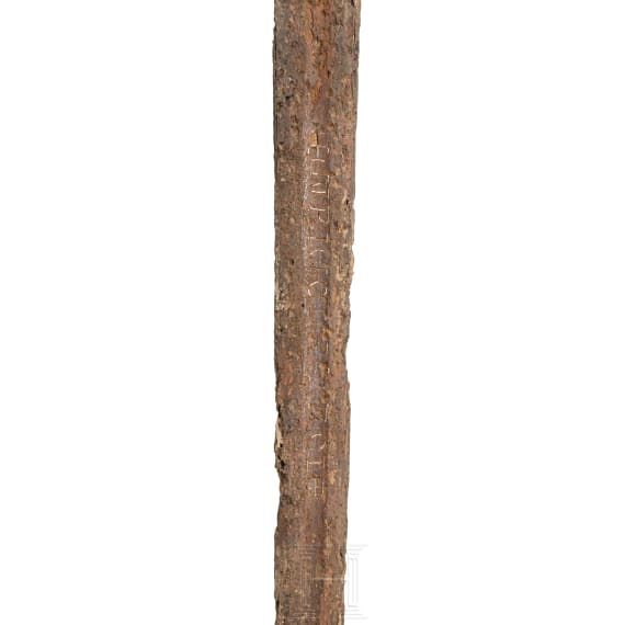 Ritterliches Scheibenknaufschwert mit eingelegter Klingeninschrift, deutsch, Mitte 14. Jhdt.