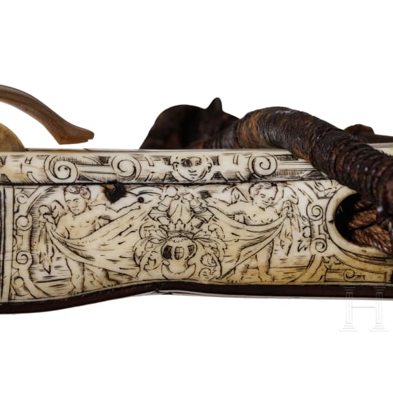 Voll verbeinte Renaissance-Armbrust aus Adelsbesitz, s&uuml;ddeutsch oder s&uuml;dosteurop&auml;isch, um 1580