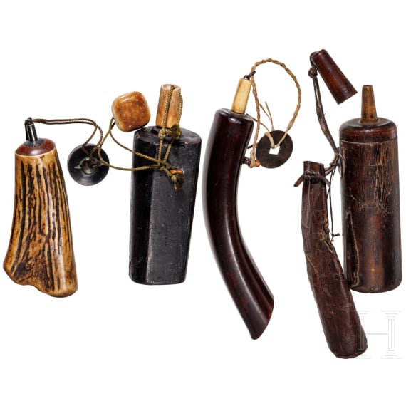 Kleine Sammlung Kayaku Ire (Pulverflaschen) und Koyaku Ire (Z&uuml;ndkrautflaschen), Japan, Edo-Periode