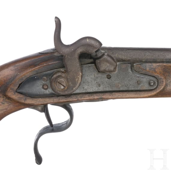 Perkussionspistole und Pulverhorn, um 1800
