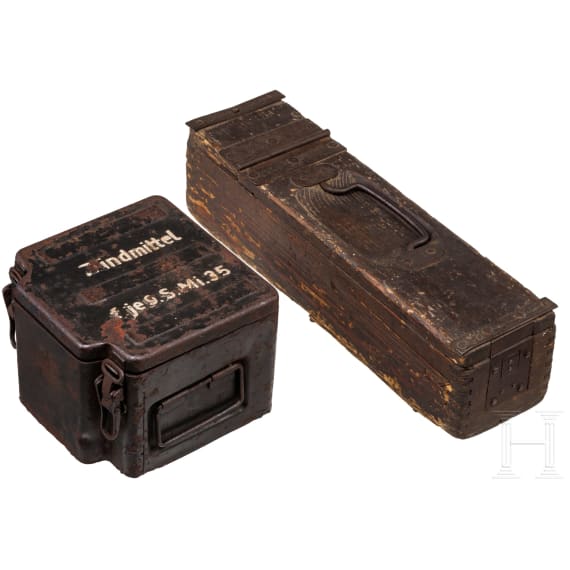A box for igniter Wehrmacht Sch&uuml;tzenmine 35 and a belt-chest for MG Schwarzlose 07/12