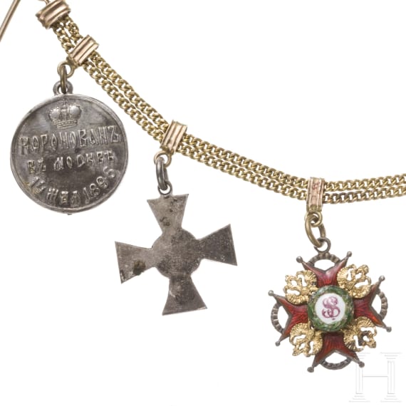 F&uuml;nfteiliges Miniaturenkettchen mit St.-Anna-, zwei St.-Stanislaus-, St.-Georgs-Orden und Kr&ouml;nungsmedaille, um 1910