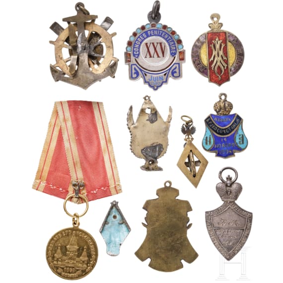 Neun Abzeichen und eine Medaille, 19./20. Jhdt.