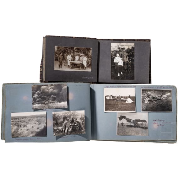 Konvolut Fotos, Orden und Abzeichen