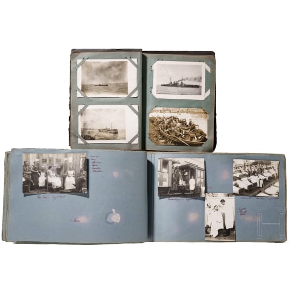 Konvolut Fotos, Orden und Abzeichen