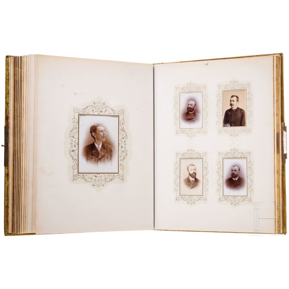 Grafen von Buquoy de Longueval - prunkvolles Geschenk-Fotoalbum zum 50-j&auml;hrigen Dienstjubil&auml;um des Reitf&ouml;rsters Simeon Hahn, 1897
