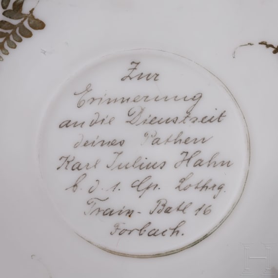 Ein Paar Reservistentassen mit Untertassen eines J&auml;gers zu Pferd, 1913-14
