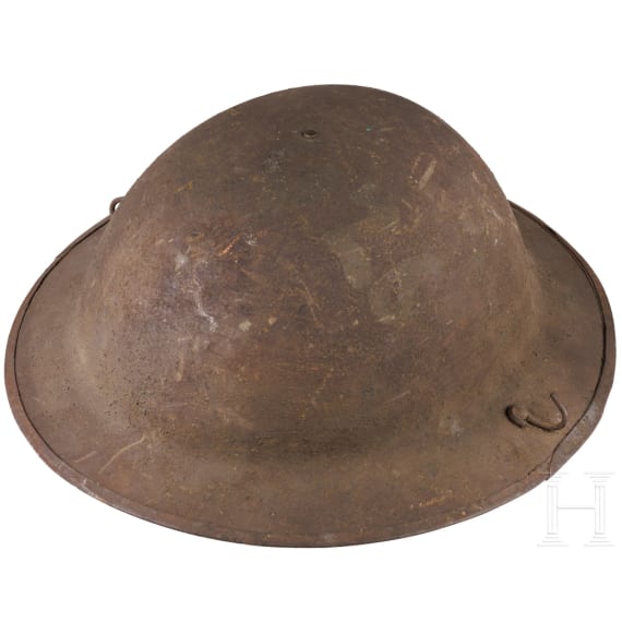 Stahlhelm M 17 "Brodie" mit einer Halterung f&uuml;r das Kettenvisier