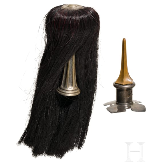Helmspitze mit Basis und Paradebusch f&uuml;r Offiziershelme, um 1900