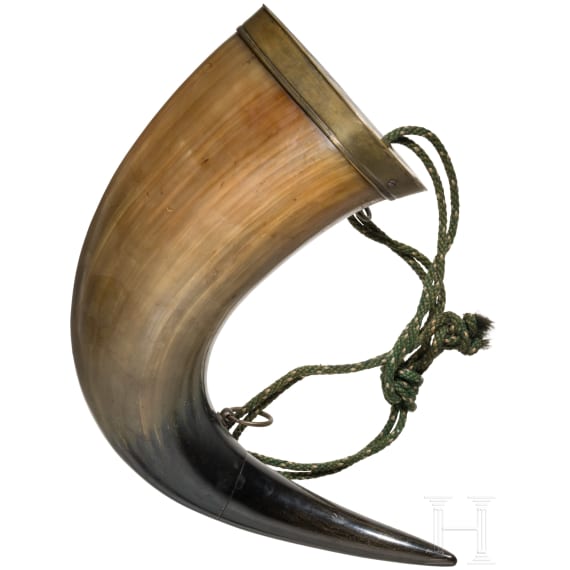 Offiziersgeschenk in Form eines Pulverhorns, datiert 1873