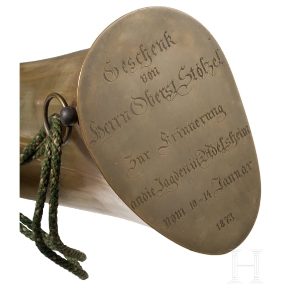 Offiziersgeschenk in Form eines Pulverhorns, datiert 1873