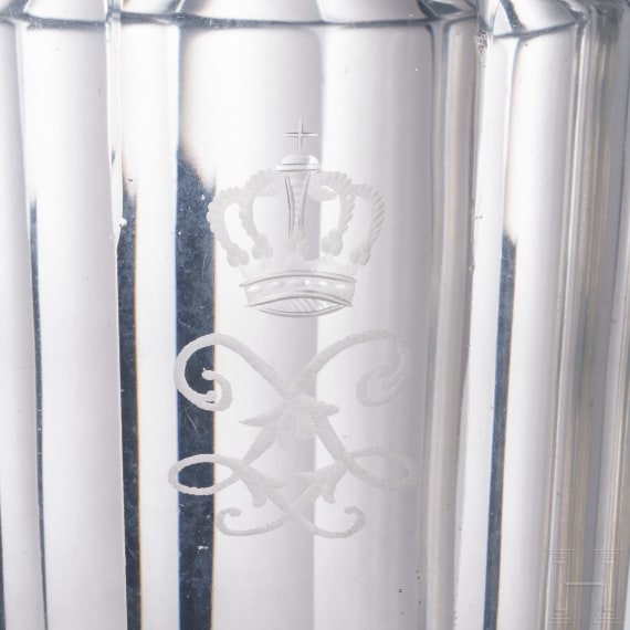 K&ouml;nig Ludwig II. von Bayern - gro&szlig;e Glaskaraffe mit St&ouml;psel und Spiegelmonogramm "L"