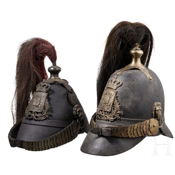 Zwei Helme M 1848 der Landwehrinfanterie