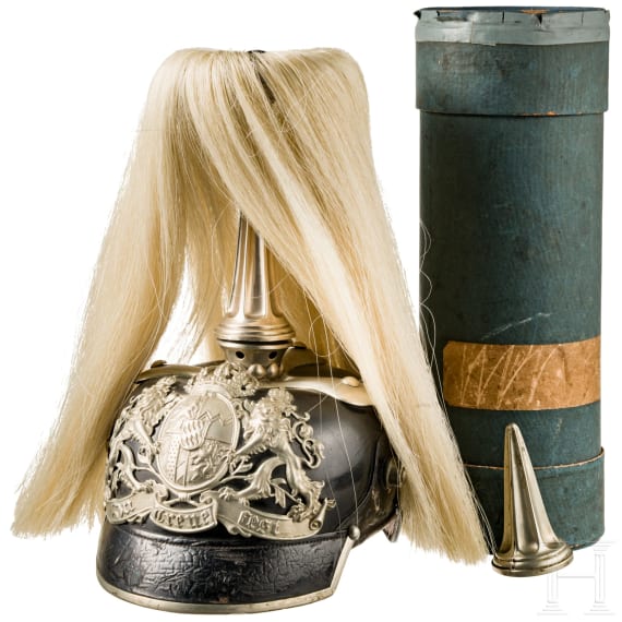 Helm M 1886 f&uuml;r Mannschaften der Kavallerie mit wei&szlig;em Paradebusch