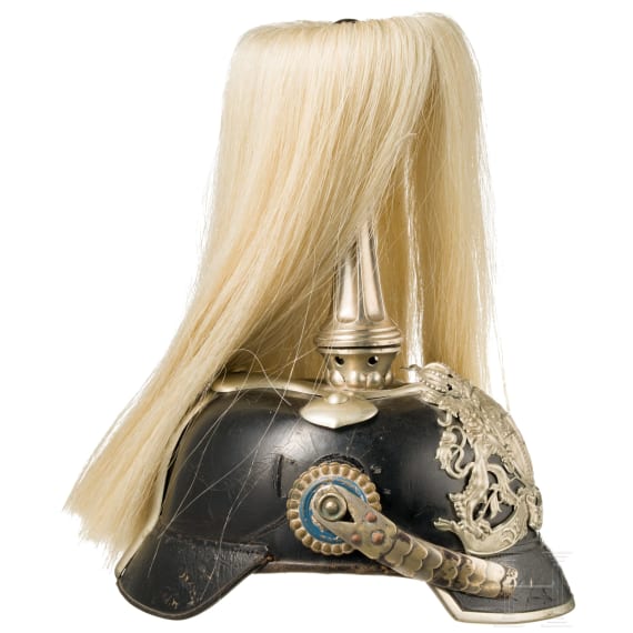 Helm M 1886 f&uuml;r Mannschaften der Kavallerie mit wei&szlig;em Paradebusch