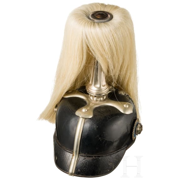Helm M 1886 f&uuml;r Mannschaften der Kavallerie mit wei&szlig;em Paradebusch