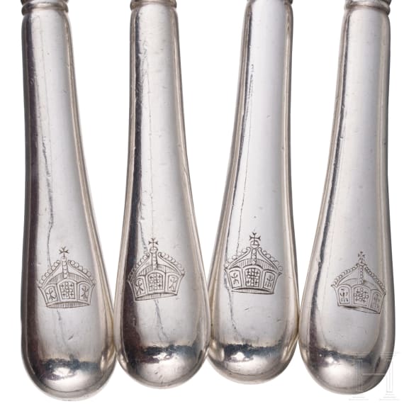 Vierteiliges Fischbesteck aus Silber, wohl aus einer hohen Offiziers- oder Admiralsmesse, um 1870