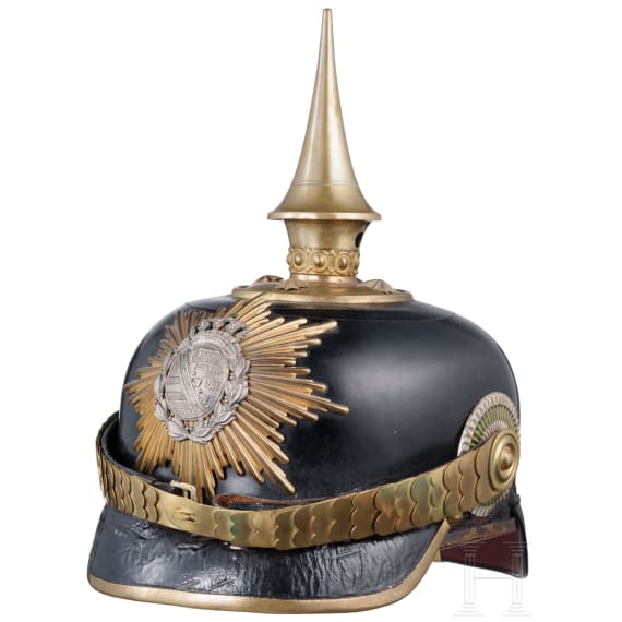 Helm und Schulterst&uuml;cke eines Majors im K. S. 8. Infanterie-Regiment "Prinz Johann Georg" Nr. 107, datiert 1908
