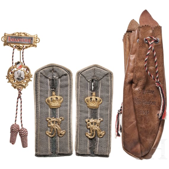 Ein Paar Schulterklappen, W&uuml;rttemberg, ein Tabakbeutel, Preu&szlig;en, sowie ein Musterungsabzeichen