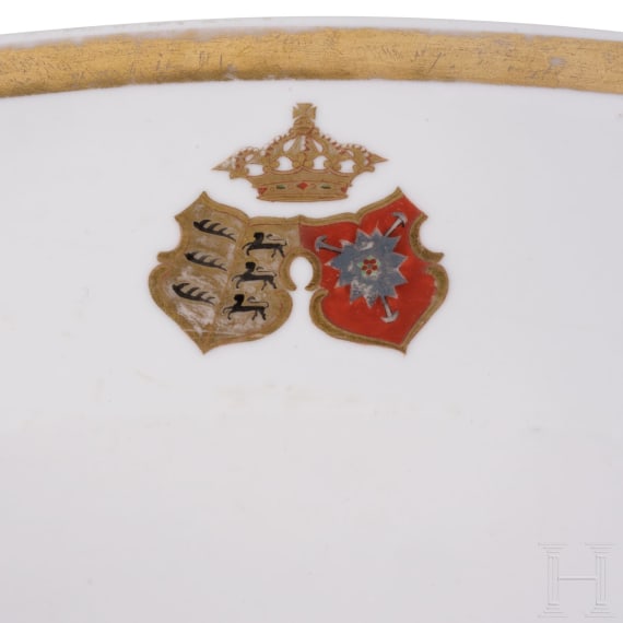 Duke Eugen Erdmann of W&uuml;rttemberg (1820 - 1875) - a large serving platter, F&uuml;rstenberg, circa 1850